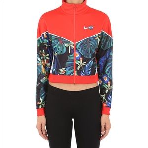 Nike Red Tropical Hyper Femme Print Tracksuit Jacket. Size: Medium Color: Red🔴